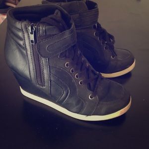 Candie’s Wedge Sneaker